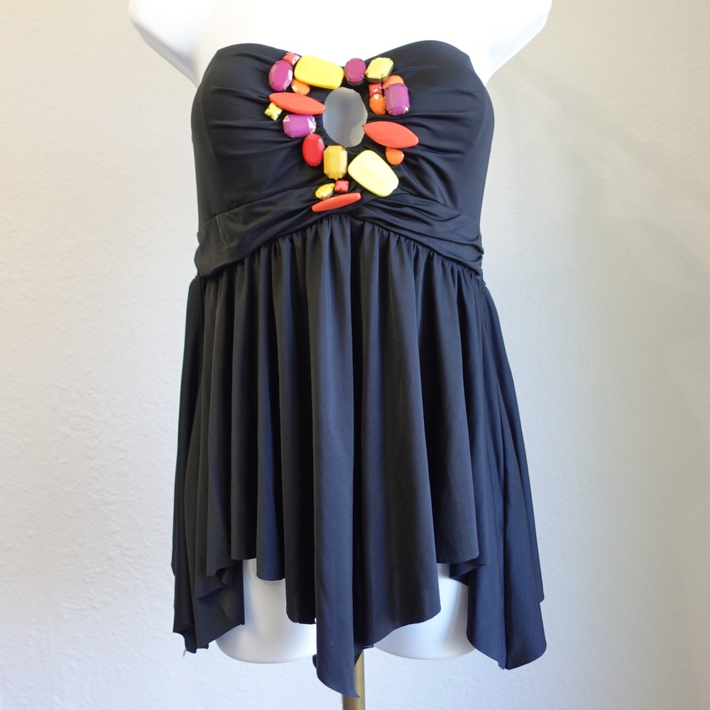 Vintage Y2K NWT Rampage
Bali Brights Black Strapless Beaded Asymmetric Hem Top